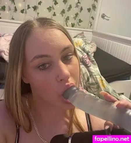 Ur Fav Slut OnlyFans Thumbnail #pkrU2wNDfs