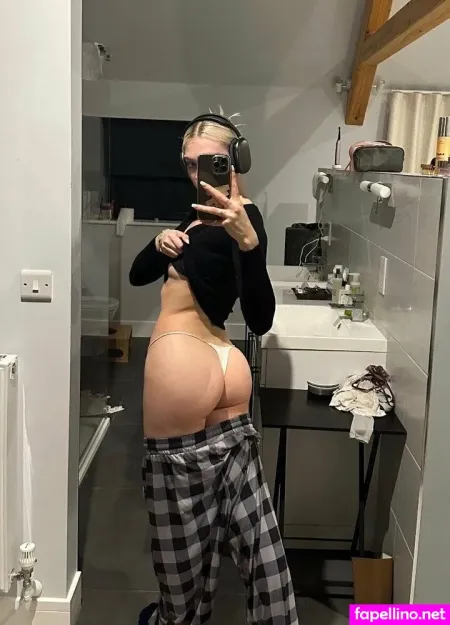 Urbbyarii OnlyFans Thumbnail #IKbamt9XKp