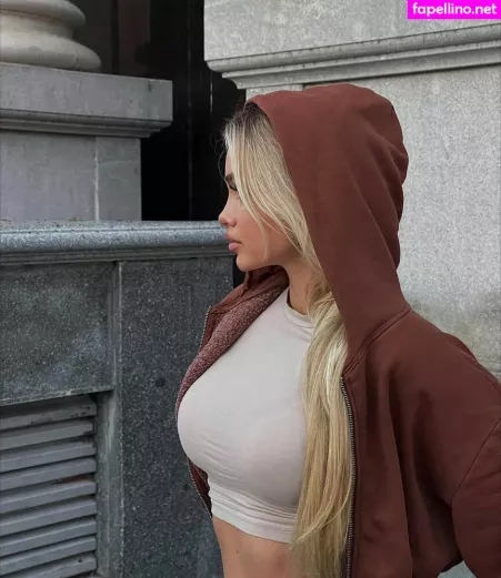 Uresa Zogu OnlyFans Thumbnail #wLrLgWmHbR