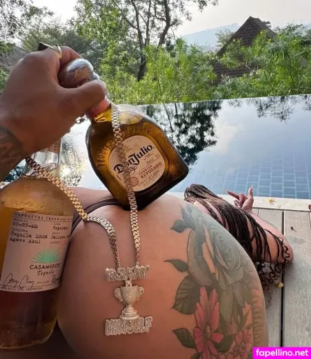 Urfavforeign OnlyFans Thumbnail #CWeHa0qadW