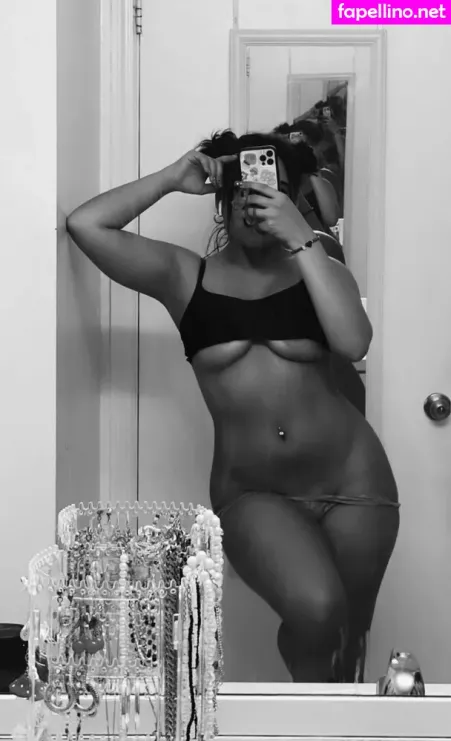 Urfavlatiina OnlyFans Thumbnail #jxEPue4i2o
