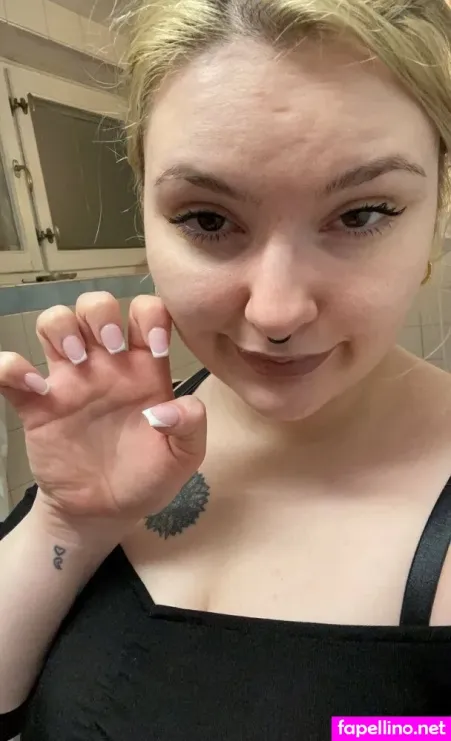 Urgirlcharming OnlyFans Thumbnail #AD9J9iyFPz