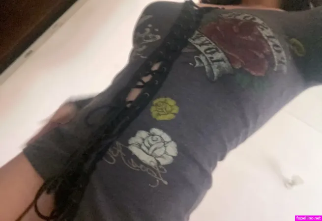 Urgirlizzi OnlyFans Thumbnail #HLXQonY0Hc