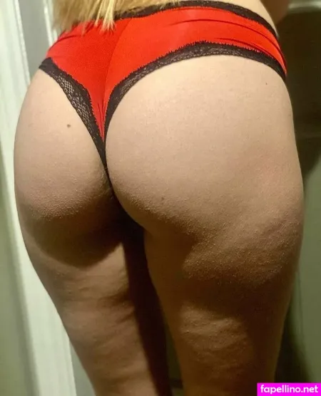 Urhotmuma OnlyFans Thumbnail #rYjq3cESWw