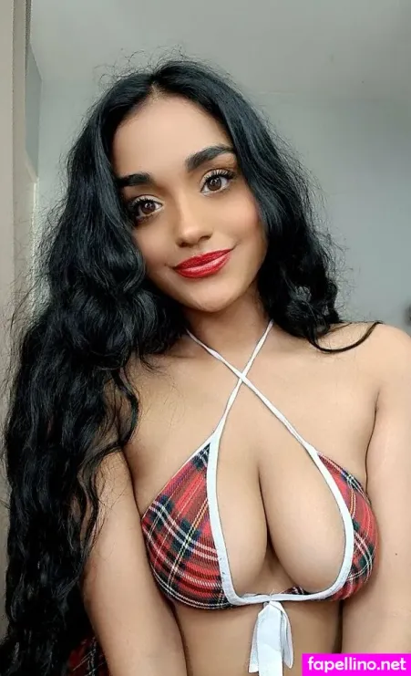 Urlittlemia OnlyFans Thumbnail #9jTelfUlDe