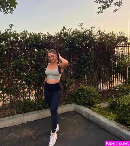 Urth2 Les OnlyFans Thumbnail #ONIwy4Pwzx