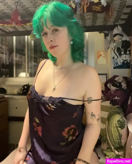 V Carli OnlyFans Thumbnail #r2yfHOY28w