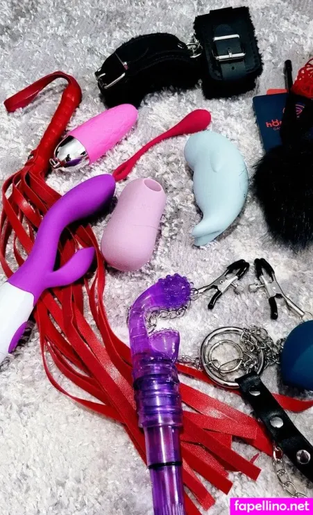 V Nikki OnlyFans Thumbnail #U7YVnlPYv4