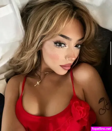 V Qx OnlyFans Thumbnail #kC8W3zVwAQ