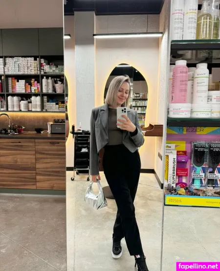 V1ol3ta OnlyFans Thumbnail #ADb34bsLY4