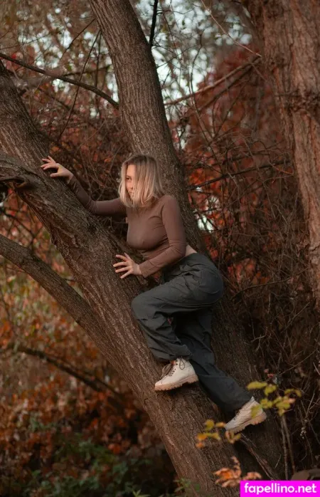 V1ol3ta OnlyFans Thumbnail #d7ErOsuIDH