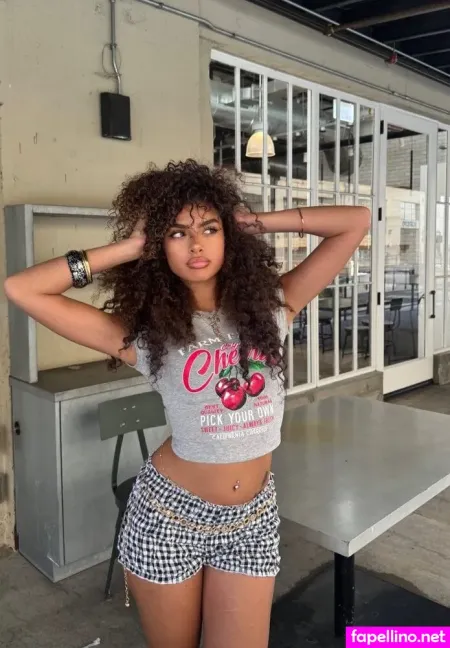 V7ena OnlyFans Thumbnail #ARByM20e2z