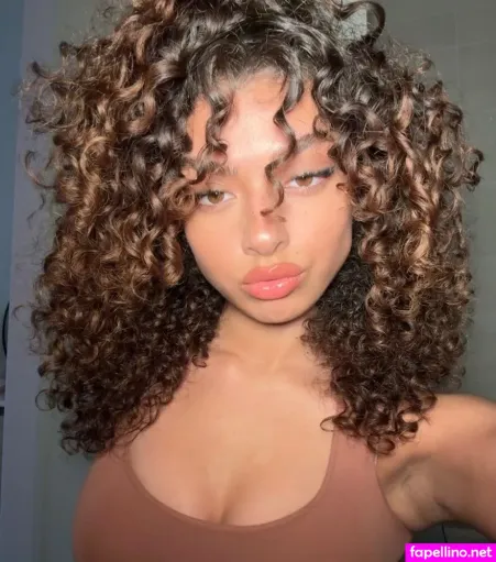 V7ena OnlyFans Thumbnail #M5PX05wQhX