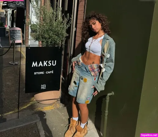 V7ena OnlyFans Thumbnail #w9et1YV7oA