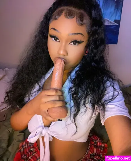 Vaehsage OnlyFans Thumbnail #tsH2UdVhDI