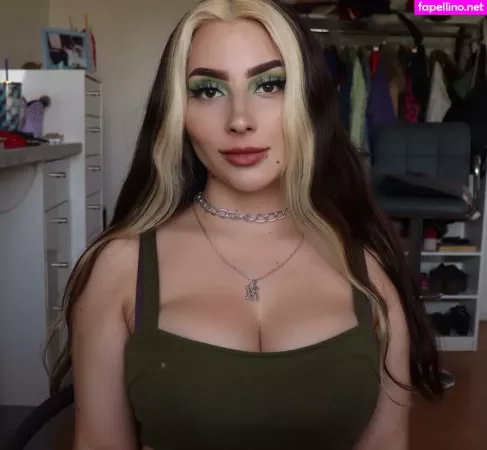 Vai Monroe OnlyFans Thumbnail #Ded9X7cDts