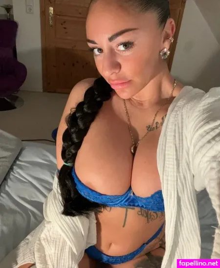 Val Cuaves OnlyFans Thumbnail #dznxgdMfeR