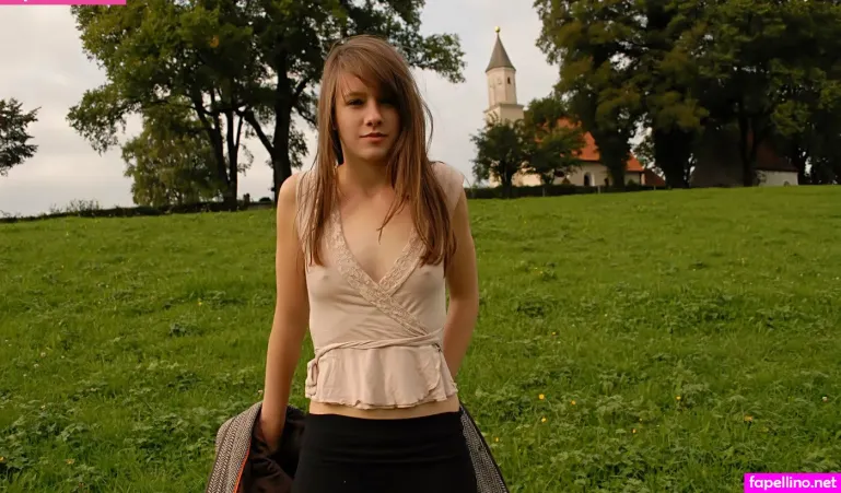 Val Mont OnlyFans Thumbnail #5aupUXpVOm