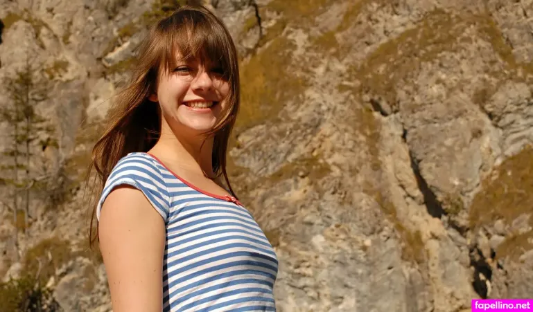 Val Mont OnlyFans Thumbnail #6LzBcbafT9