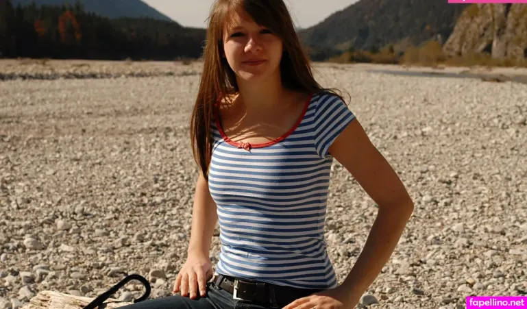 Val Mont OnlyFans Thumbnail #XXlCX0IGLw