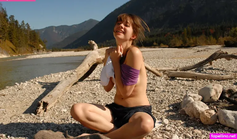 Val Mont OnlyFans Thumbnail #i712jfrEMq