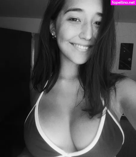 Vale Marochi OnlyFans Thumbnail #ErT2yTCBD3