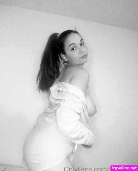 Vale00ria OnlyFans Thumbnail #OE4KsDo70L