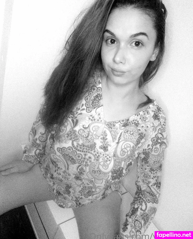 vale00ria, valearryia Nude Leaked OnlyFans Photo #xEfOVxb7Td