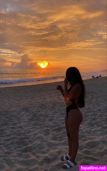 Valeee Garciaa OnlyFans Thumbnail #dLn8MYuk1D