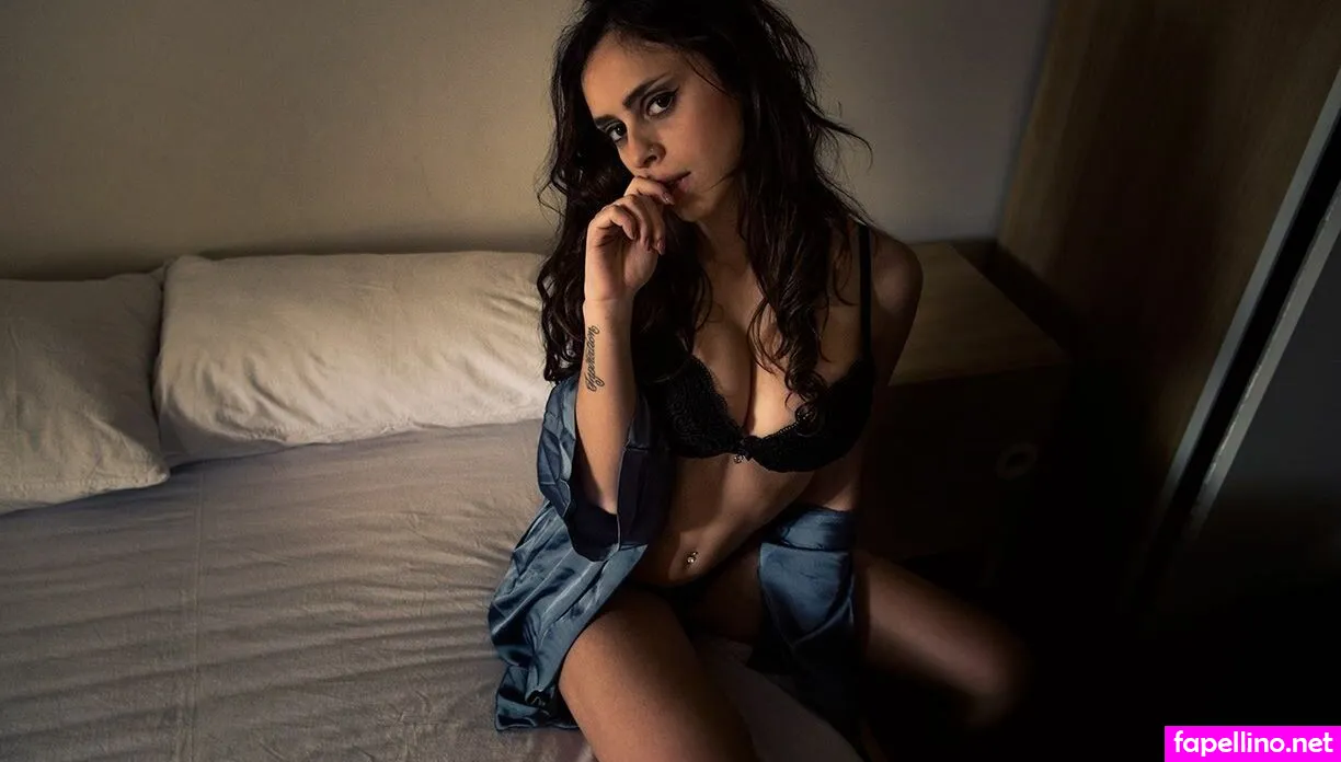 valeblucerchiata, valentina_oxo, xxvalen444, xxvalenxoxo Nude Leaked OnlyFans Photo #2fGrGOoulH