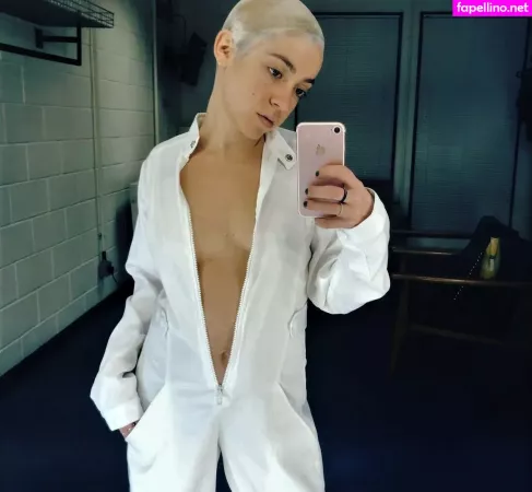 Valentina Bandeira OnlyFans Thumbnail #2st778OlhY