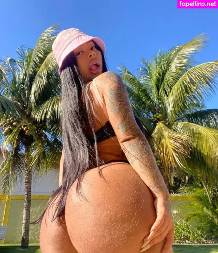 Valentina Ferraz OnlyFans Thumbnail #zX8e5uppkt