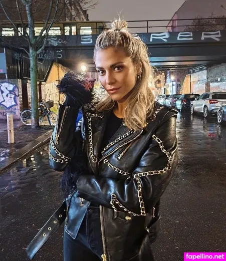 Valentina Pahde OnlyFans Thumbnail #C6RoedCkKA