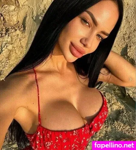 Valentina Reina OnlyFans Thumbnail #gsJgUgkukj