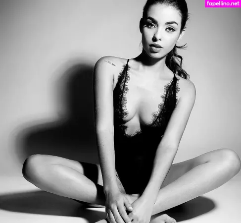 Valentina Rodriguez OnlyFans Thumbnail #w15mzj8Me2