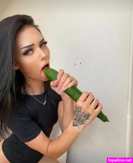 Valentina Roma OnlyFans Thumbnail #J3tZ3tISwI