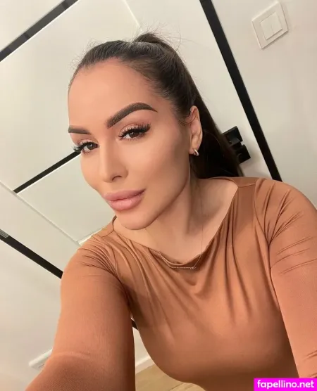 Valentinaaaaaaaaa OnlyFans Thumbnail #D5tNHzGPO0