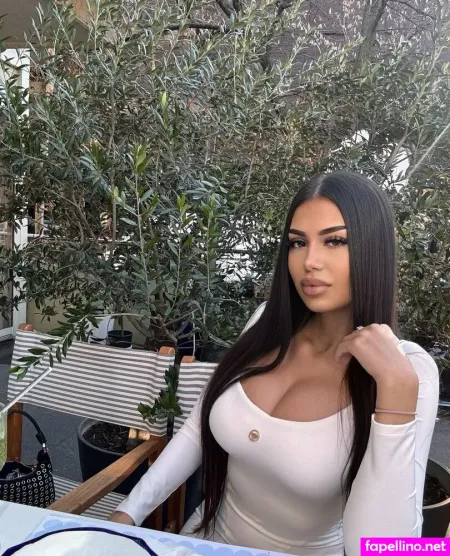 Valentinabinaa OnlyFans Thumbnail #bAkrqMO0Uc