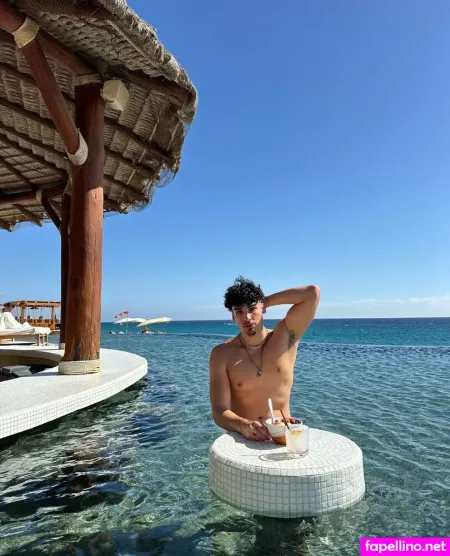 Valentinopapii OnlyFans Thumbnail #Aem0CBxegw