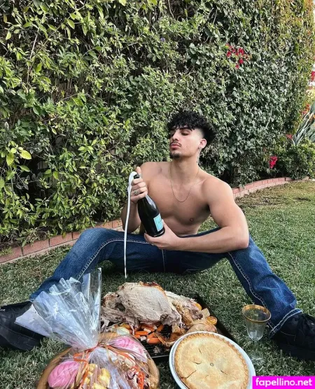 Valentinopapii OnlyFans Thumbnail #Us1W3TVO4x