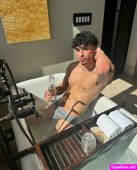 Valentinopapii OnlyFans Thumbnail #Z01GvyzsR5