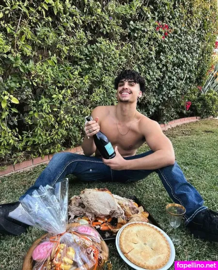 Valentinopapii OnlyFans Thumbnail #yJZmm1WM9W