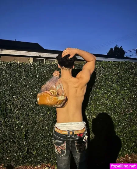 Valentinopapii OnlyFans Thumbnail #zLGzR3sSm3