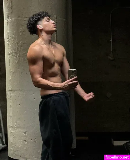 Valentinopapii OnlyFans Thumbnail #zkicuukMVB