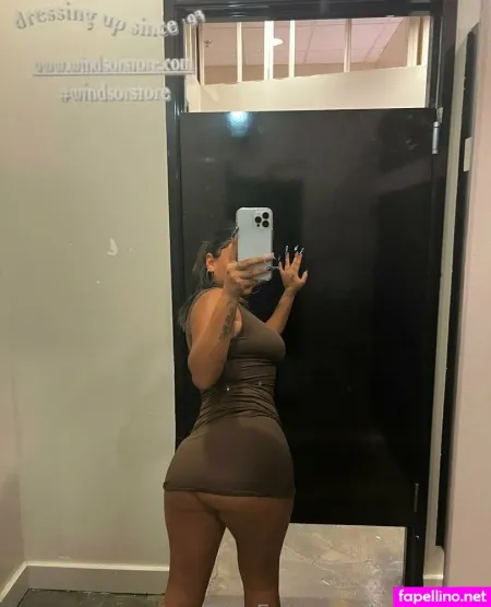 Valepaola OnlyFans Thumbnail #c0zSVuuKkW