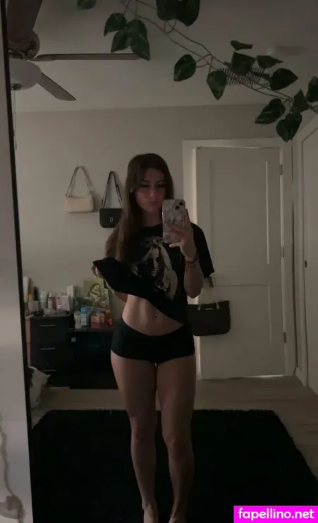 Valerena OnlyFans Thumbnail #kfZpeA0Me8