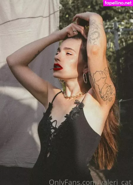 Valeri Catwoman OnlyFans Thumbnail #qQVSP1JWU2