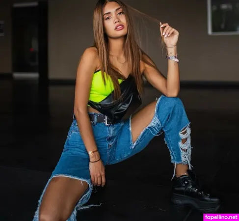 Valeria Emiliani OnlyFans Thumbnail #19xSSK7fK0