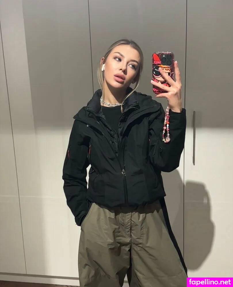 oolobersykes, valeria_pixie Nude Leaked OnlyFans Photo #taXh3G4sKt