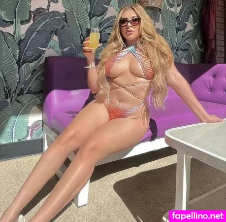 Valeria OnlyFans Thumbnail #OLrQFj4X2B